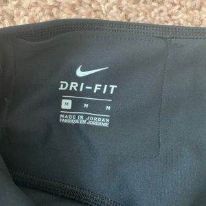 Nike Pants - NWOT Nike Dri Fit Capri Sport Tight Nike Pants - NWOT Nike Dri Fit Capri Sport Tight